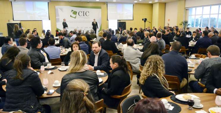 Painel traz vivências de dirigentes do CIC-BG