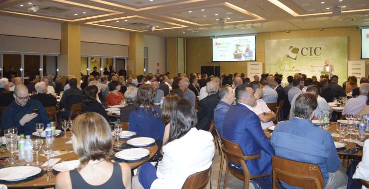 Prefeito Diogo Siqueira fala no CIC-BG sobre planos para a cidade