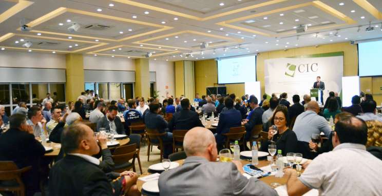 “Não é uma gestão política, mas sim corporativa”, afirma Romildo Bolzan Júnior