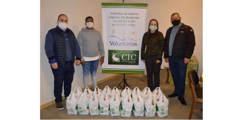 CIC-BG recebe doações de alimentos e agasalhos do Sicoob Meridional