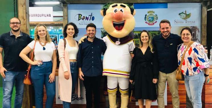 Comitiva divulga 30ª ExpoBento e 17ª Fenavinho em Caxias do Sul, em visita a Festa da Uva
