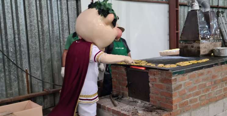 Comitiva divulga 30ª ExpoBento e 17ª Fenavinho em Caxias do Sul, em visita a Festa da Uva