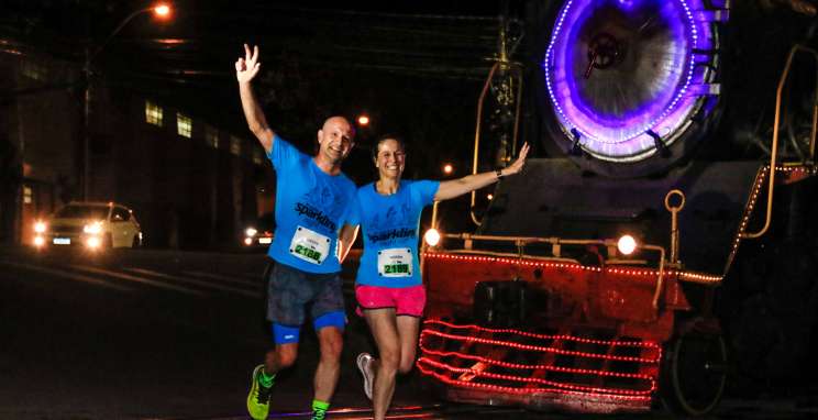 Ação promocional oferece inscrições com condições especiais para a Sparkling Night Run
