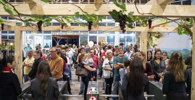 ExpoBento e Fenavinho atraem mais de 95 mil visitantes nos primeiros quatro dias