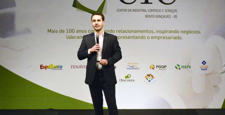 Economistas projetam cenários para investidores no CIC-BG