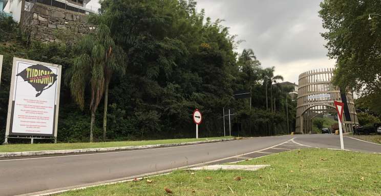 Setor do turismo faz manifestação pelo direito de trabalhar em Bento Gonçalves