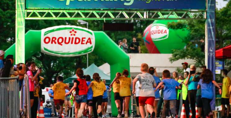 Sparkling Night Run reúne mais de 700 participantes em sua 6ª edição