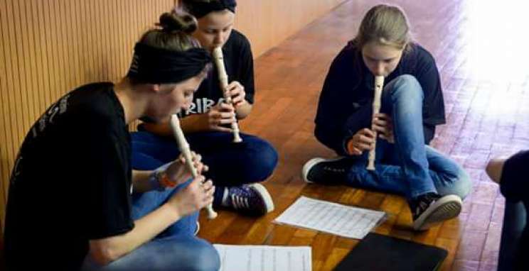 Parceiros Voluntários compartilha experiências em encontro com 350 tribeiros