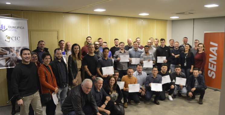 Qualifica Bento conclui curso de 'Mantenedor de Sistemas Eletroeletrônicos de Máquinas e Equipamentos'