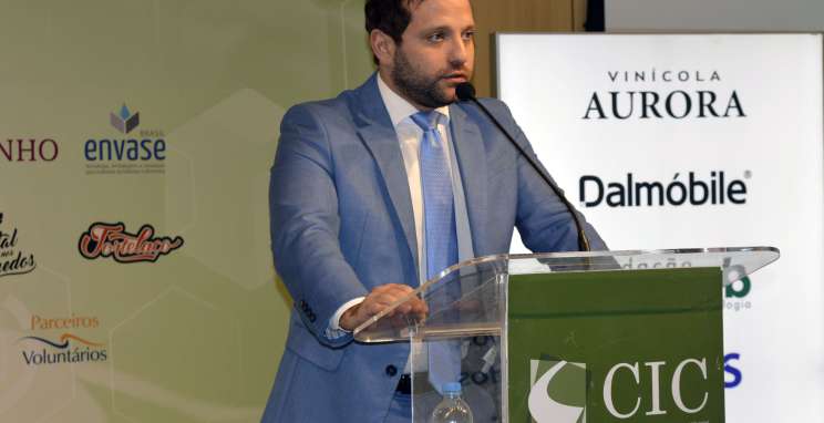  Cônsul-Geral da Itália em POA destaca solidariedade e enaltece potencial do RS, no CIC-BG