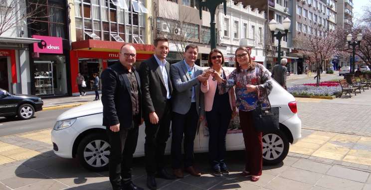 Consepro entrega veículo para Secretaria de Ação Social