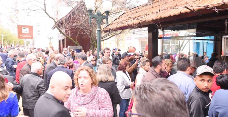 Bento Gonçalves vive momento histórico com volta do vinho encanado