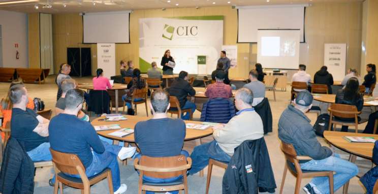 CIC-BG realiza curso de dicção e oratória